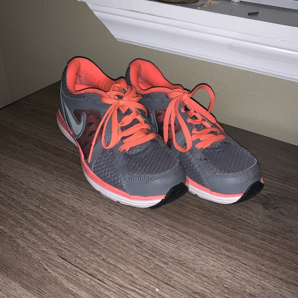 Grey & Pink Nike Running Shoes 💞
